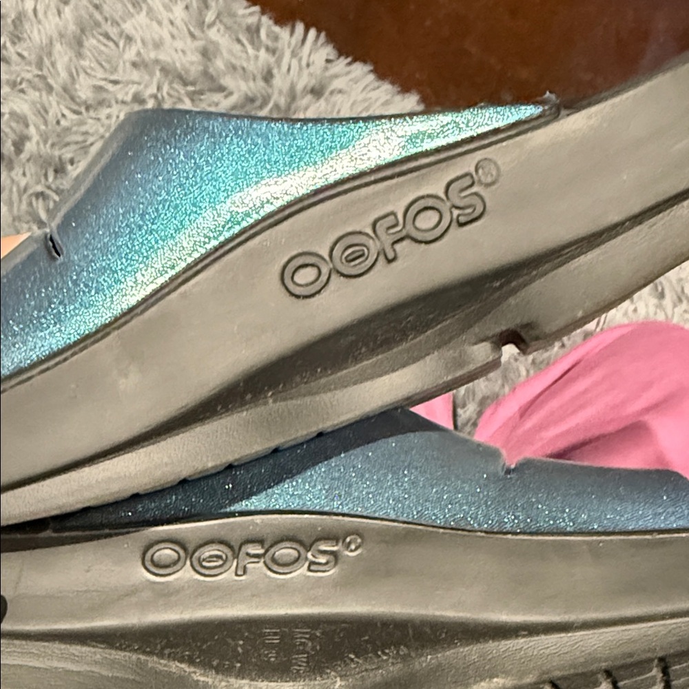 Oofos Slides - image 5
